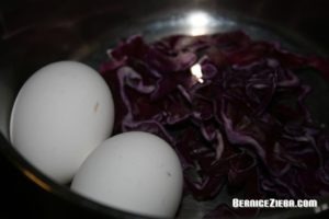 Eier mit Blaukohl färben, Bernice Zieba