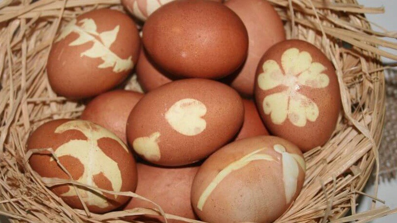 Ostereier mit Zwiebelschalen färben, Color eggs with onion skin, Bernice Zieba